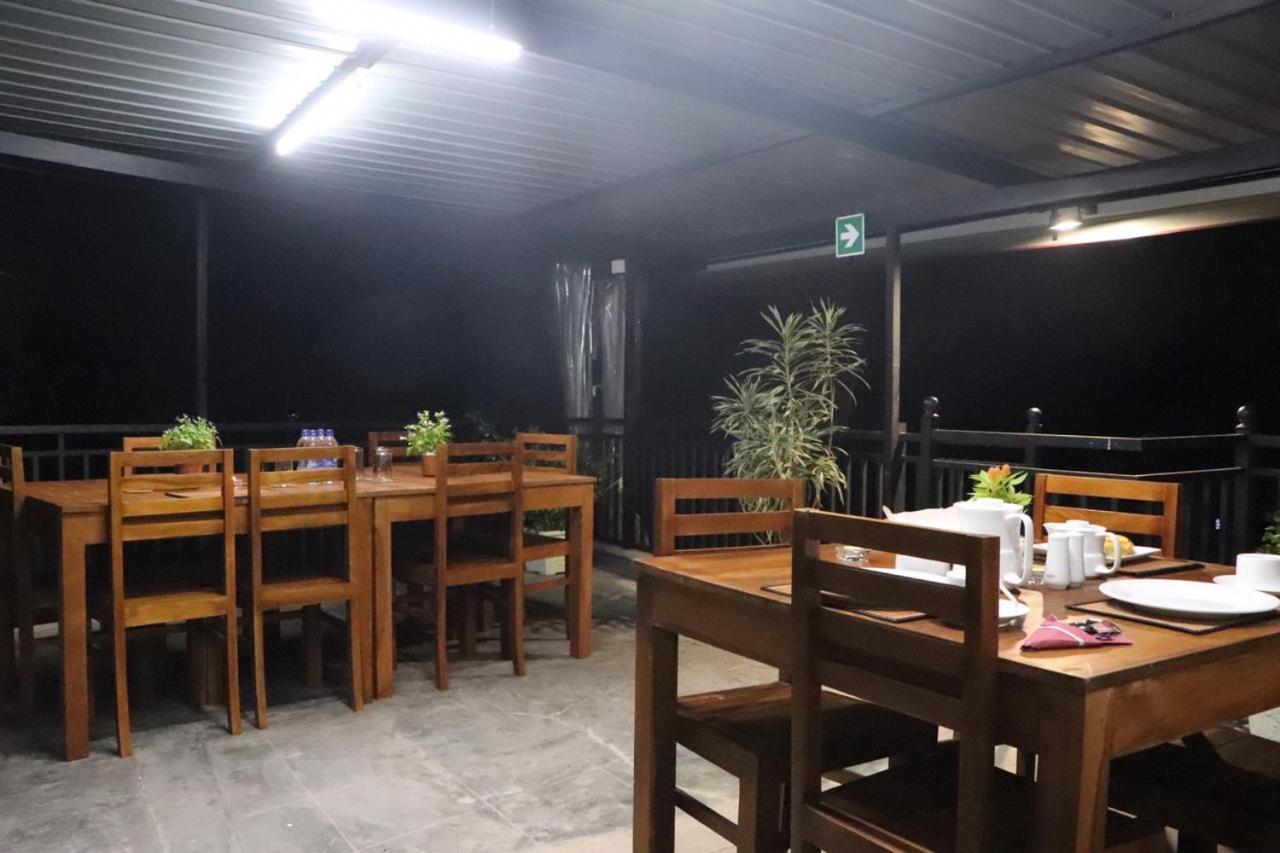 Ryan Residence & Restaurant Negombo Kültér fotó